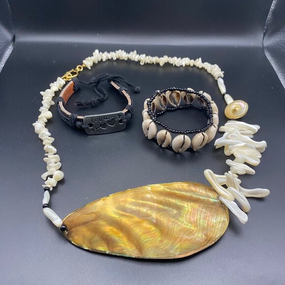Shell Necklace 2 Bracelet Lot Cowrie Love Leather Two Tone Boho Festival Beach - Picture 1 of 8